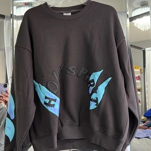 Men’s oversized sweatshirt.